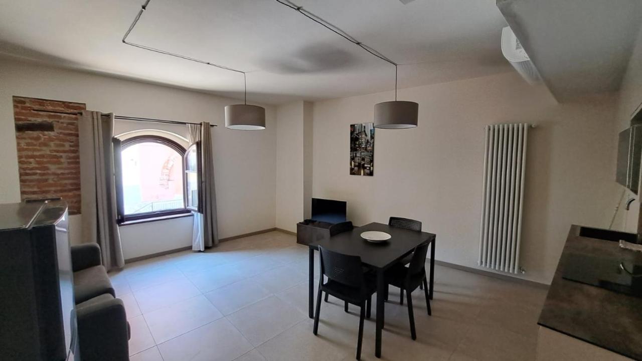 Domus Acaja Appartement Pinerolo Buitenkant foto