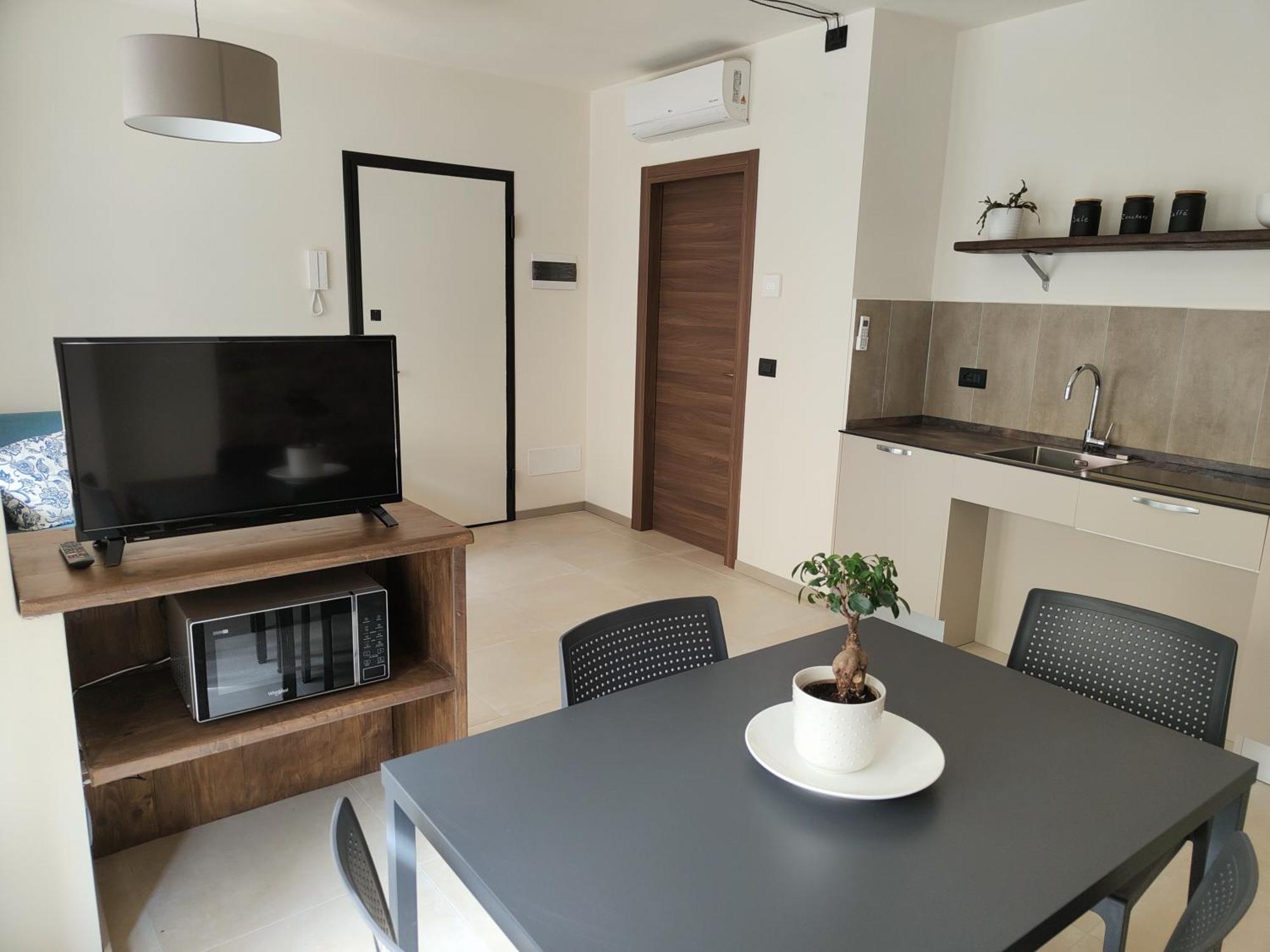 Domus Acaja Appartement Pinerolo Buitenkant foto